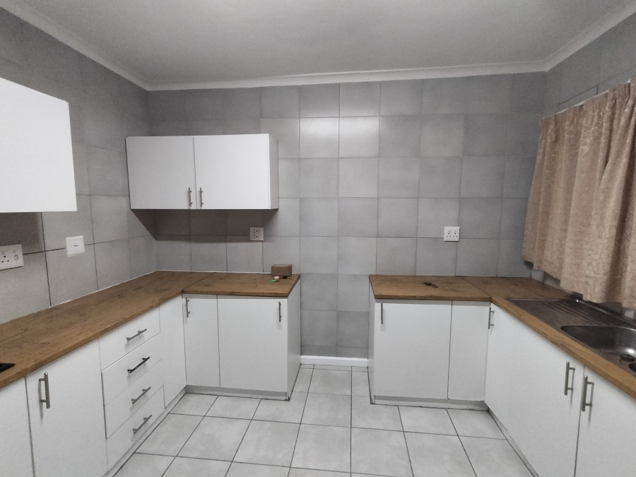 To Let 3 Bedroom Property for Rent in Rustdal Western Cape